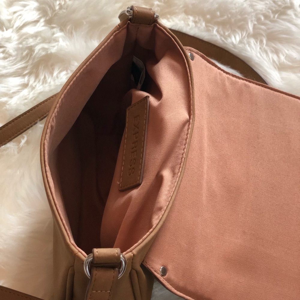 Fold-over saddle crossbody bag